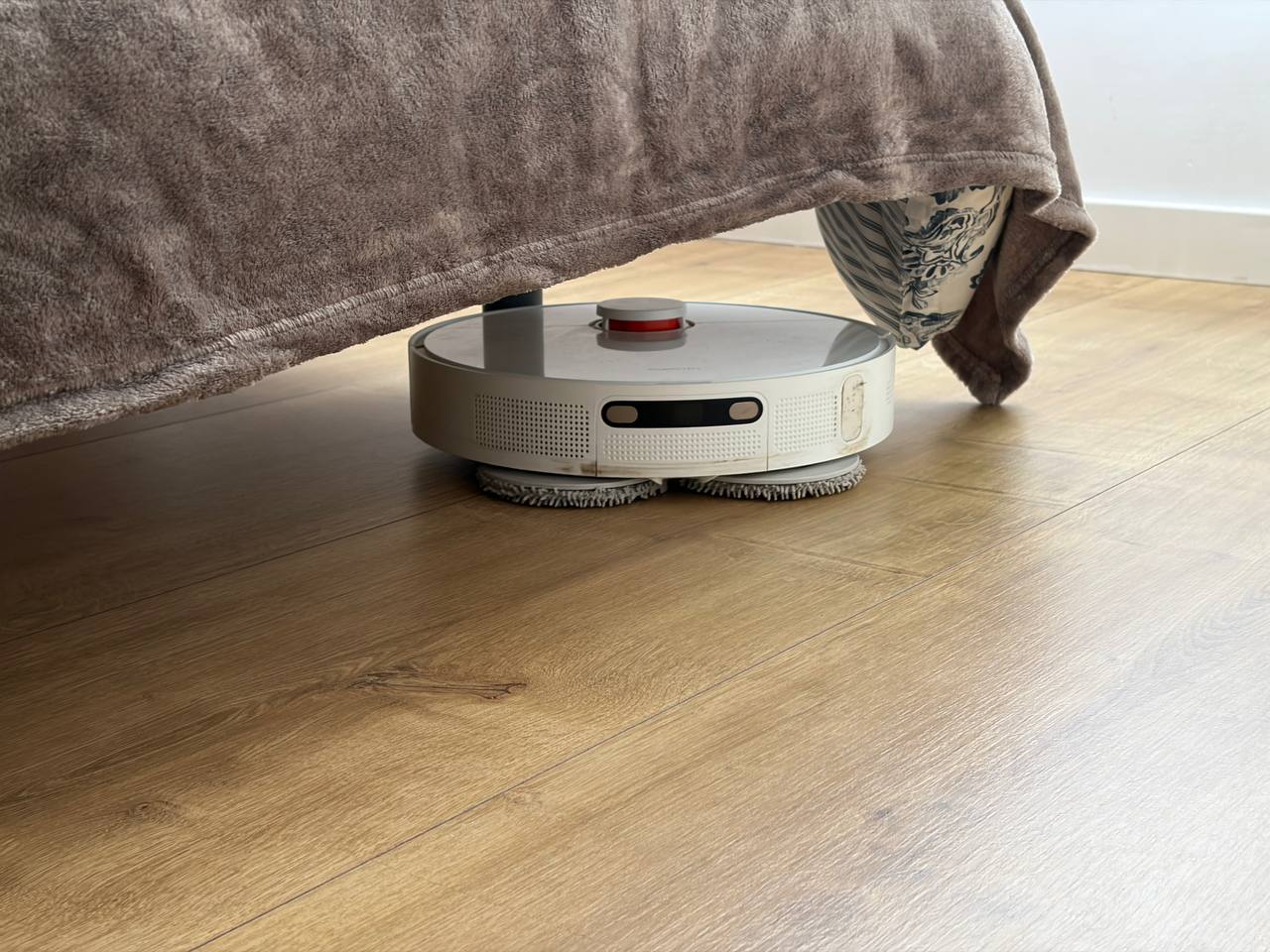 Иногда так подумаешь, пипец, [робот](https://t.me/andreyposnov/2021) ездит и убирается, через скольк