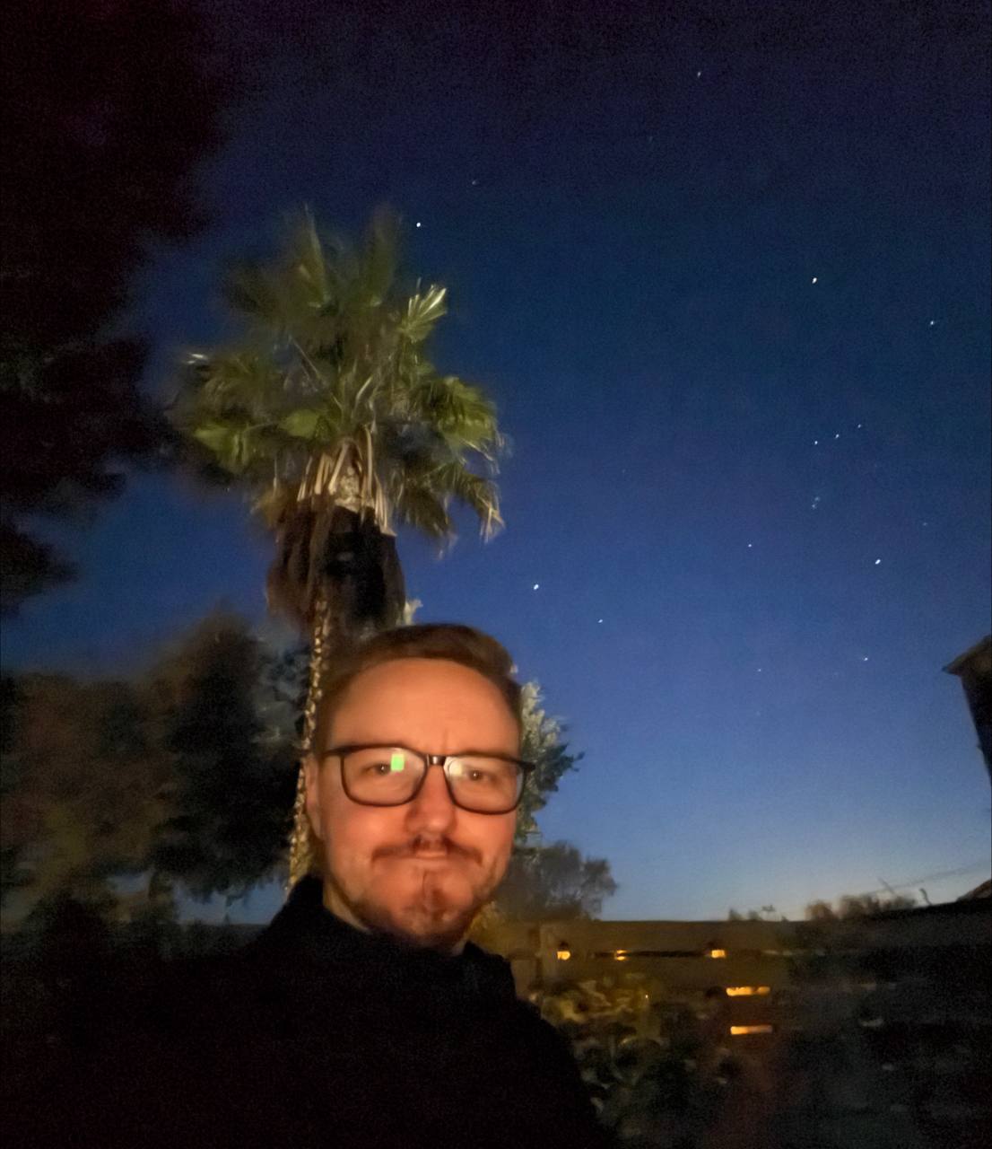 Сфоткал вам тоже показать) интересно, это так всегда много звезд было видно, и я уже забыл, как это 