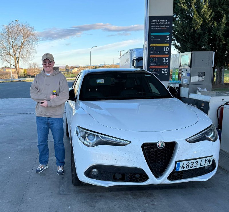 В день получения прав, поехал  сразу прокатится 650км, ну туда обратно 1300км