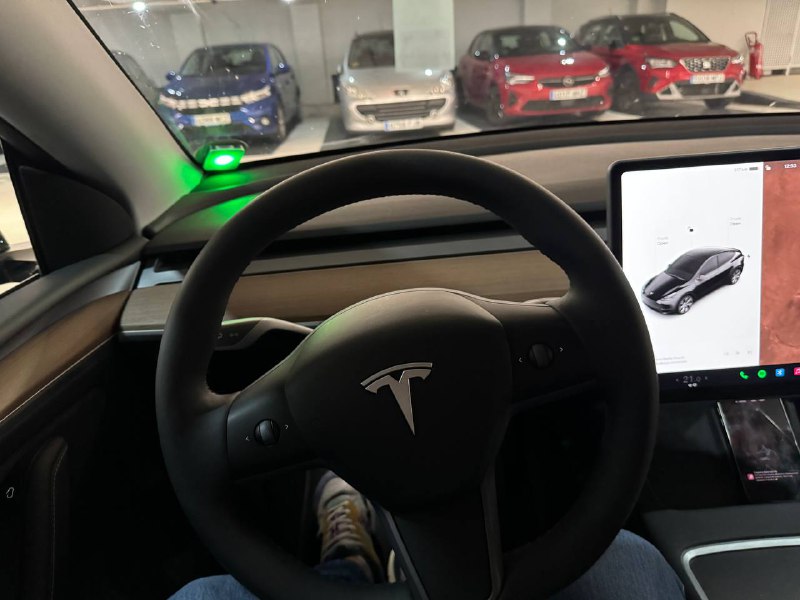 Сегодня прокатился на Tesla Y к друзьям за город 🤓