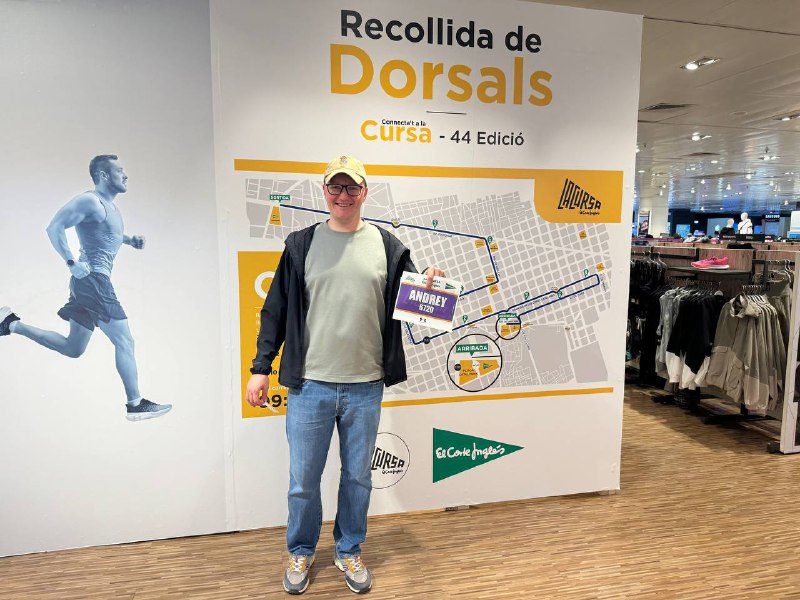 Забрал свой номерок(с чипом) для забега в воскресенье и купил носки