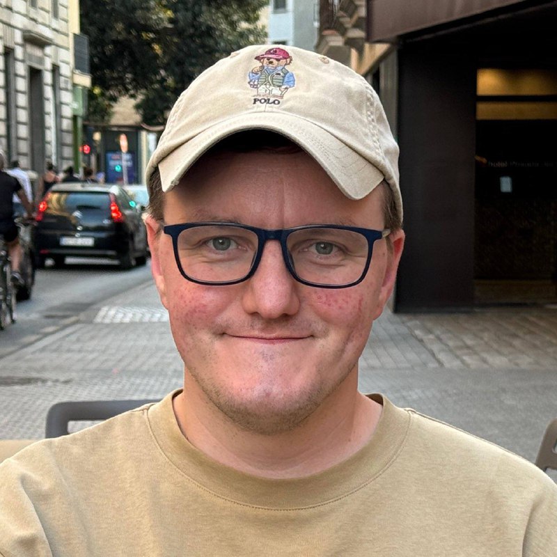 Мое интро на работе в слаке было таким: