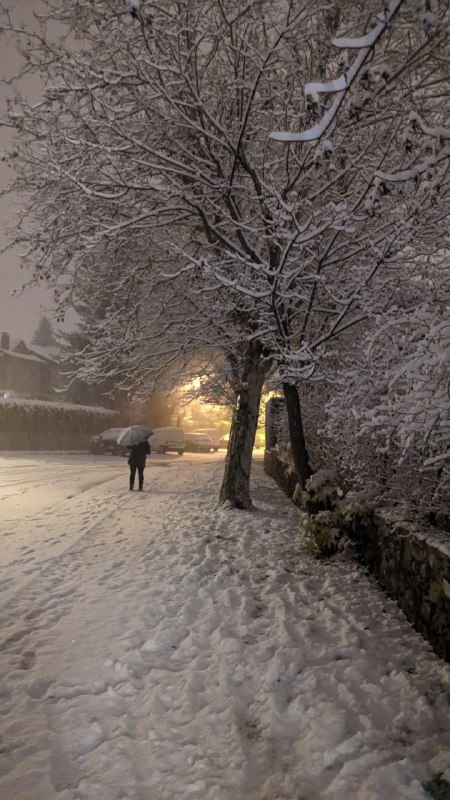 В Каталонии выпал снег (город Puigcerdà, провинция Girona)