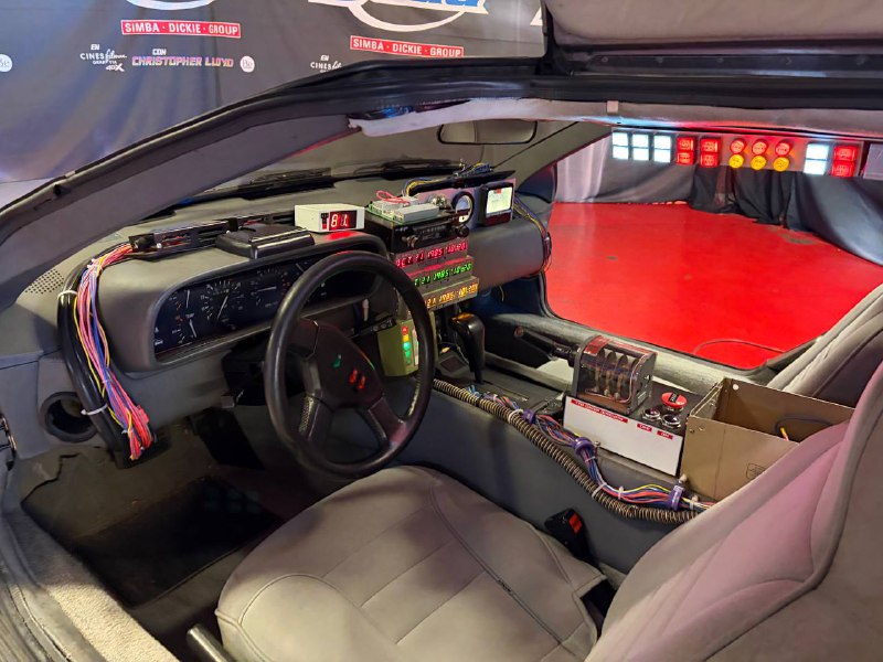 Могу рефернуть к нам)